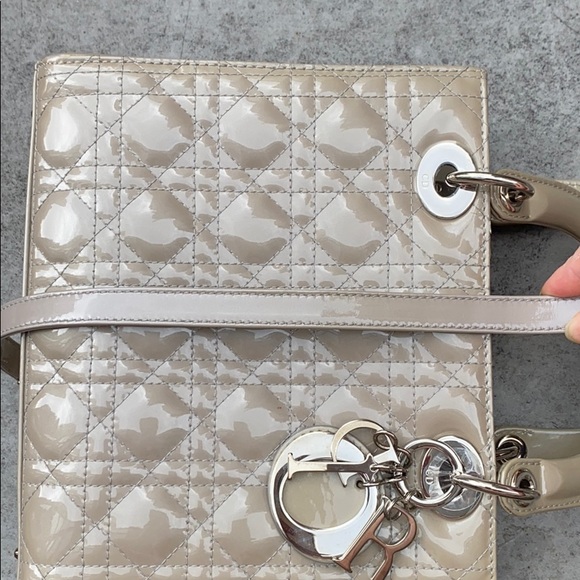 COPY - EXTRA PHOTOS Medium Lady Dior - Picture 2 of 16